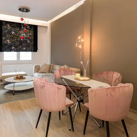 The Fluffy Rooster, #feelslikehome Apartment Thessaloniki