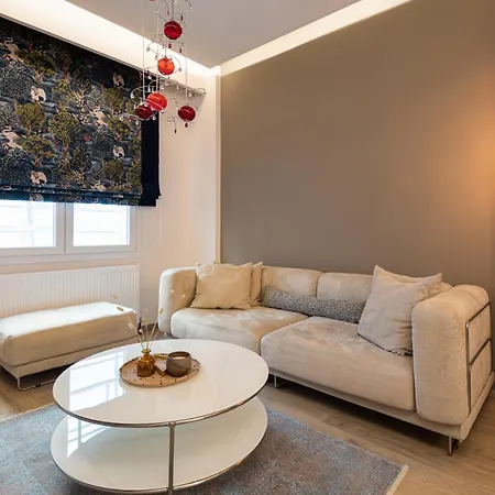 The Fluffy Rooster, #feelslikehome